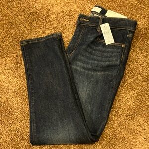 LOFT OUTLET. SIZE 4 PETITE. MID-RISE BOYFRIEND. 5 POCKETS. MEDIUM DARK. NWT